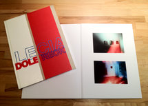 Coveransicht des Sezession Kataloges von Lecia Dole-Recio und angehafteten Fotos